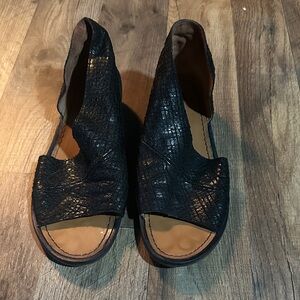 Free People Black Textured Sandals